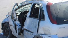 Ardahan'da bariyerlere çarpan hafif ticari araçtaki 4 kişi yaralandı