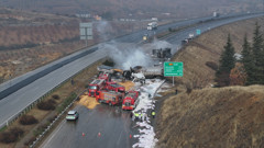 Gaziantep'te çarpışan 3 tırda yangın çıktı