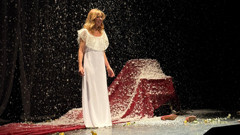 Oyuncu İnci Türkay'ın sahnelere döndü! "Liste" oyunu Ankara ve İstanbul'da seyirciyle buluşacak