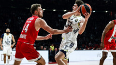 Fenerbahçe Beko Olympiakos'a ikinci yarıda teslim oldu