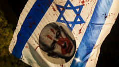 Katil İsrail askerleri, babayı itirafa zorlamak için Gazze’de bebeğe işkence yaptı