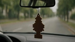 Sürücüler şokta! Dikiz aynasına asılan o koku 2.719 TL ceza getiriyor!