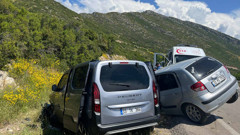 Isparta'da iki otomobil çarpıştı: 1 ölü 5 yaralı