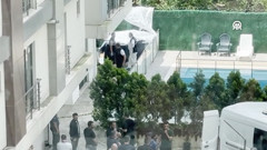 Çekmeköy'de boşanan eski çiftin cansız bedenleri sitenin bahçesinde bulundu