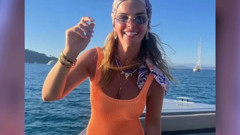 Pelin Karahan'dan cesur kareler! Bikinili pozları sanal medyayı salladı
