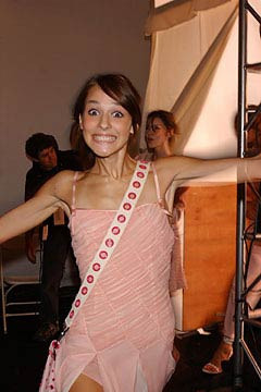 Defilelerin kulisinde hazırlanan modeller - Resim: 1