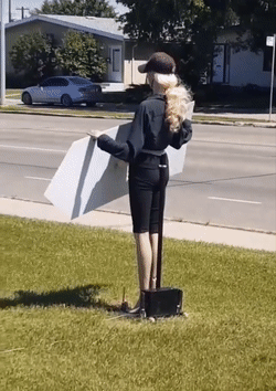 Eşine öyle bir şaka yaptı ki! Bakışlara dikkat - Resim: 1