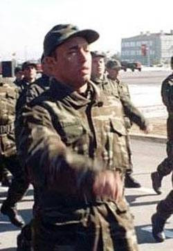 Ünlülerin askerlik fotoğrafları - Resim: 3