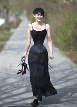 3 yıl korse taktı, beli ne hale geldi! - Resim: 3