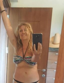 70'lik Füsun Önal bikinisiyle poz verdi ortalık yıkıldı - Resim: 4