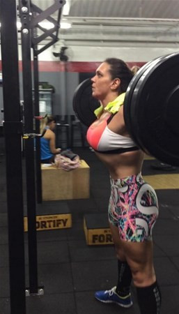 Erkekleri korkutan kadın - Resim: 3