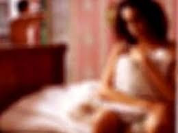 Boşandığı eşiyle barışma isteği reddedilince ailesine çıplak fotoğraflarını yaydı! - Resim: 1