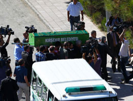 Cenazedeki büyük ayıp Twitter'ı yıktı - Resim: 2