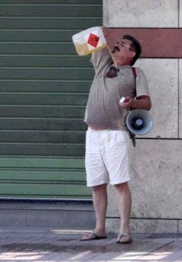 Kredilerini ödeyemeyince kendini yaktı - Resim: 3