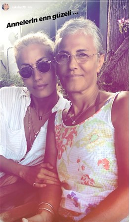 Çağla Şıkel gençlik sırrım dediği annesini paylaştı - Resim: 2