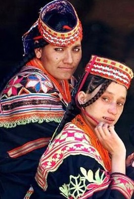 Burada içki, uyuşturucu ve cinsellik serbest yaşanıyor - Resim: 4