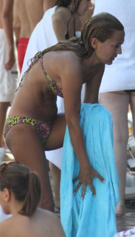 Demet Akalın sahilde böyle görüntülendi - Resim: 2