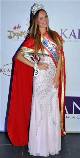 Güzellik yarışmasında skandal - Resim: 2