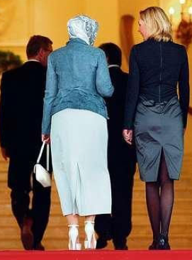 First Lady'nin topuklu ayakkabı krizi - Resim: 2