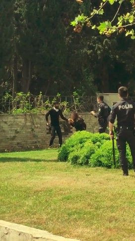 Parkta boşanmak üzere karısının boğazına bıçak dayadı! Polis son anda kurtardı - Resim: 2