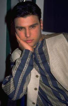 Acemiyken öyle pozlar vermişler ki... - Resim: 2