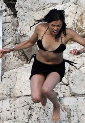 Ünlü aktrisin bikinisi üzerinden düşünce... - Resim: 2