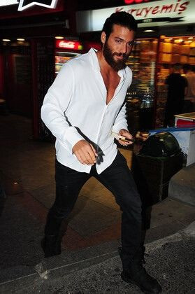 Can Yaman Demet Özdemir sorusunu duyunca bakın ne yaptı - Resim: 2