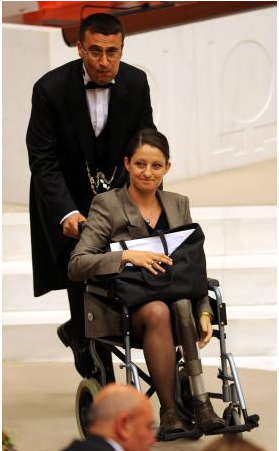 O yasak engelli vekili durduramadı - Resim: 3