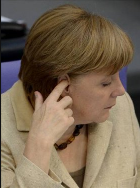 Angela Merkel fena yakalandı! - Resim: 1