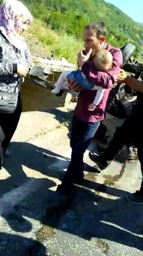 Minik kızına son kez sarıldı... Bırakmak istemedi! Hastanede yaşamını yitirdi - Resim: 3