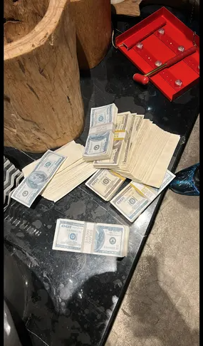 Oyuncu ve menajerler gözaltında! Evlerinden çıkanlara bakın neler var neler - Resim: 4