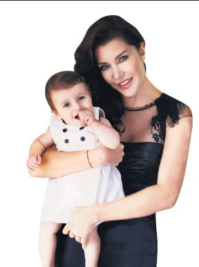 Deniz Akkaya kızının babasına saydırdı - Resim: 3