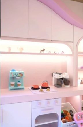 Aile temelinden sarsılmıştı! Nazlı Sabancı kızının masal gibi odasını paylaştı... - Resim: 3