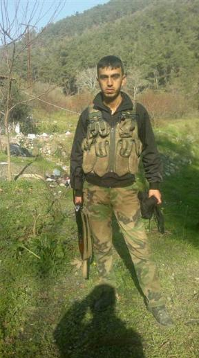 Suriye'de savaşçı Türkiye'de futbolcu - Resim: 1