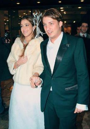 Ünlü oyuncu düğününe bu arabayla geldi - Resim: 2