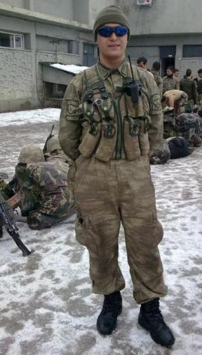 Şehit eşinin fotoğrafını hiç bırakmadı - Resim: 3