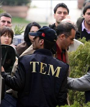 Komutanlara etten duvar - Resim: 4