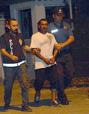 Aydın'da eşin taciz eden kişiyi bıçaklayıp kaçıran şüpheli tutuklandı! - Resim: 0