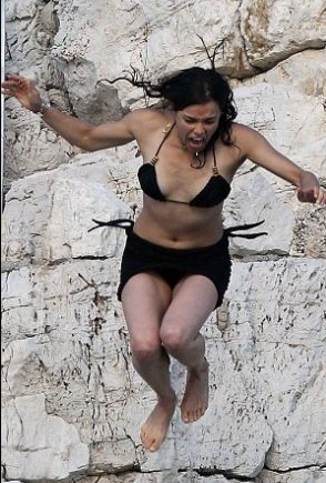 Ünlü aktrisin bikinisi üzerinden düşünce... - Resim: 3