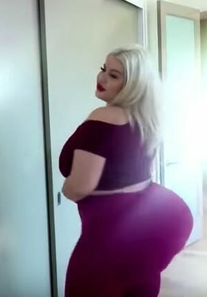 Görenler dönüp bir daha bakıyor o ise kendine bayılıyor - Resim: 2