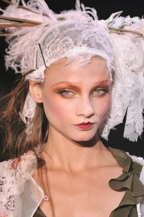 2010 İlkbahar/Yaz makyaj trendleri - Resim: 3