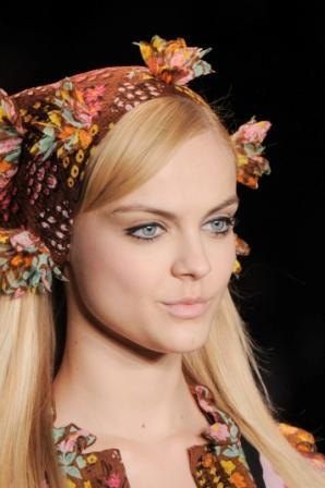 2010 İlkbahar/Yaz makyaj trendleri - Resim: 1