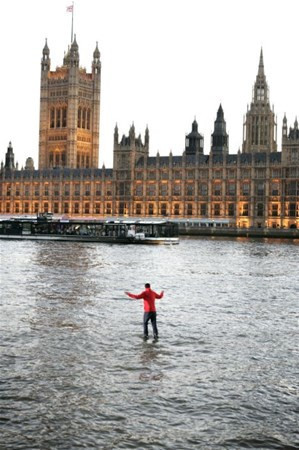 Nehirin üzerinde böyle yürüdü numarası ise böyle ifşa oldu - Resim: 3