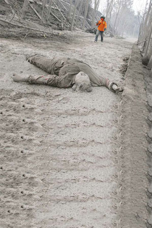 Volkan ölüm kusuyor - Resim: 2