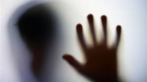 Şu iğrençliğe bakın! Meyve suyu vereceğim diye cami tuvaletine götürüp... - Resim: 4