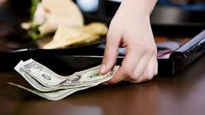 Genç kıza öyle bir bahşiş bıraktılar ki hayatı değişti - Resim: 2