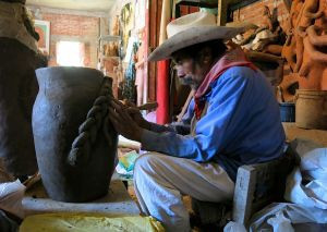 Görme yetisini kaybetti ama heykelleriyle hayran bırakıyor - Resim: 1