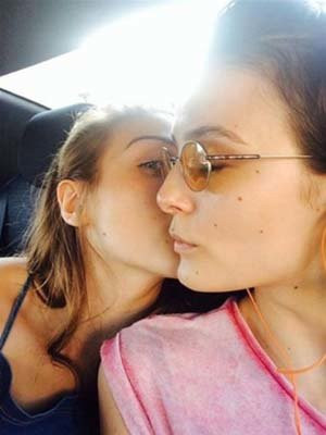 Ünlüler ve kameralardan uzak duran  kardeşleri - Resim: 3