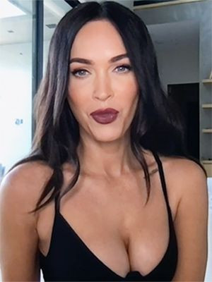 Silikonları eleştiri alan Megan Fox kimseye aldırış etmedi dekolteli pozlarıyla nispet yaptı - Resim: 2
