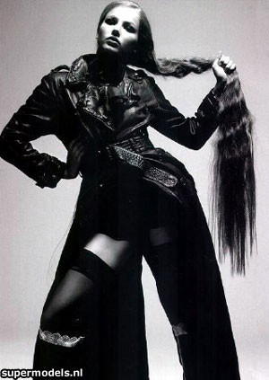 Top modelin sır intiharı - Resim: 4